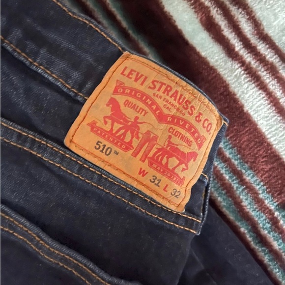 Dark Blue Levi’s Jeans W31 L32 - Picture 2 of 2